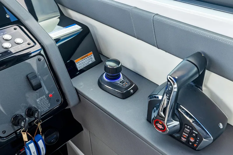 Froo Yacht Photos Pics 