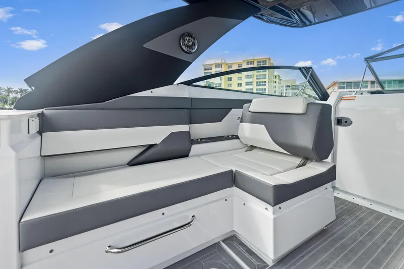 Froo Yacht Photos Pics 