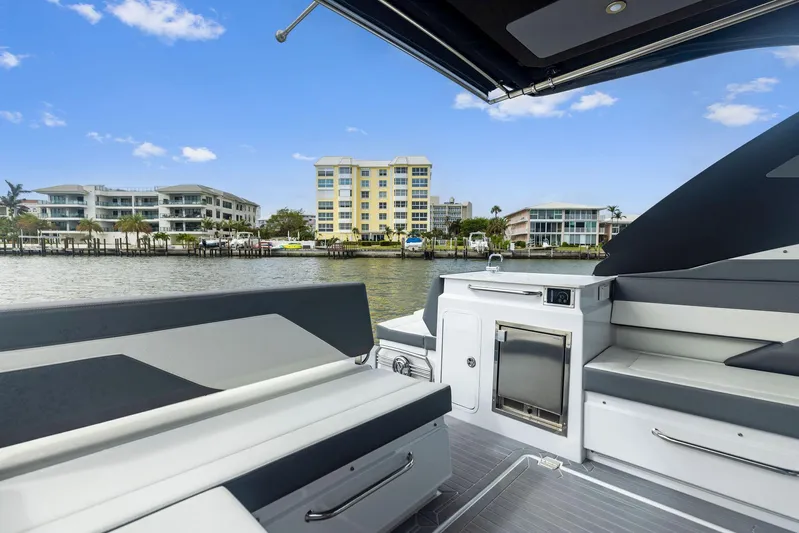 Froo Yacht Photos Pics 