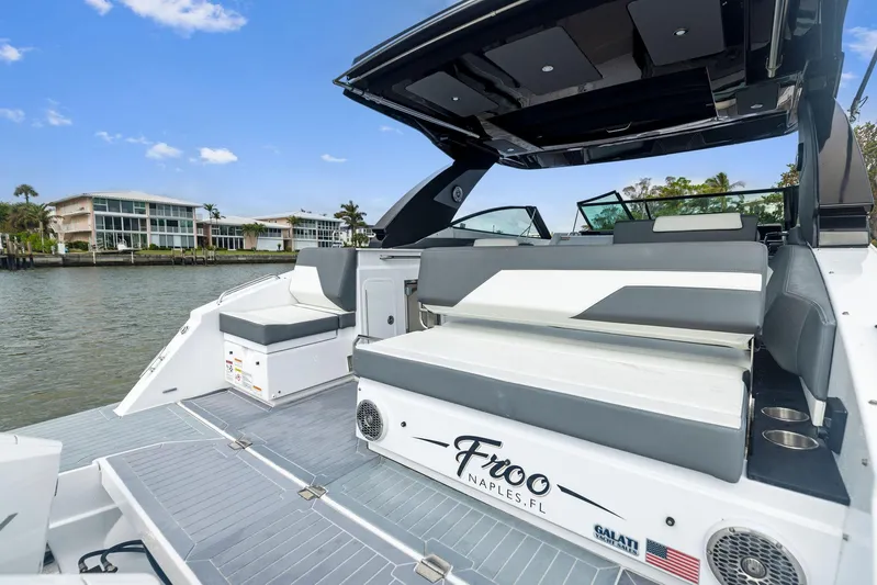 Froo Yacht Photos Pics 