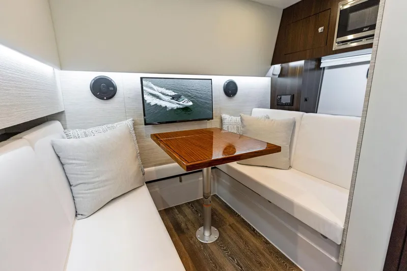 Froo Yacht Photos Pics 