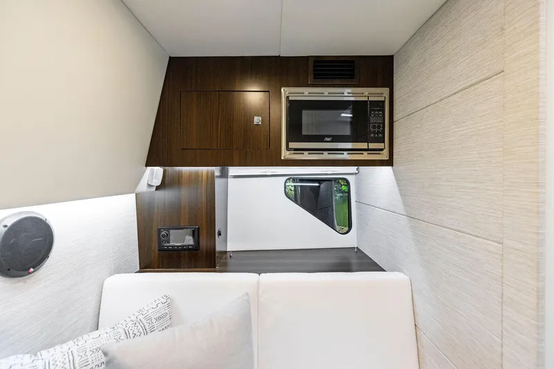 Froo Yacht Photos Pics 