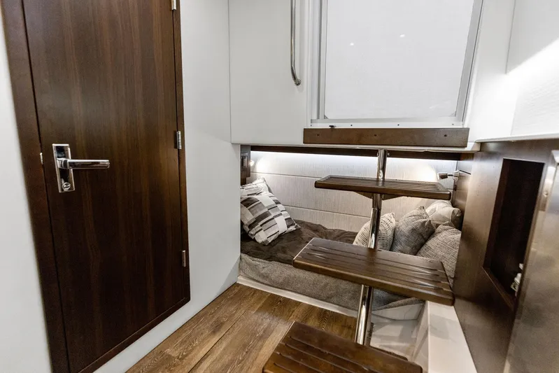 Froo Yacht Photos Pics 