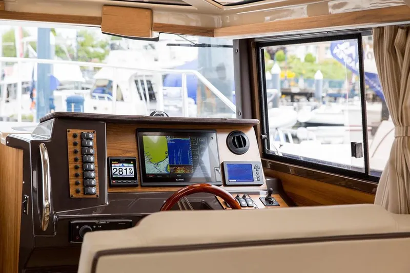  Yacht Photos Pics Manufacturer Provided Image