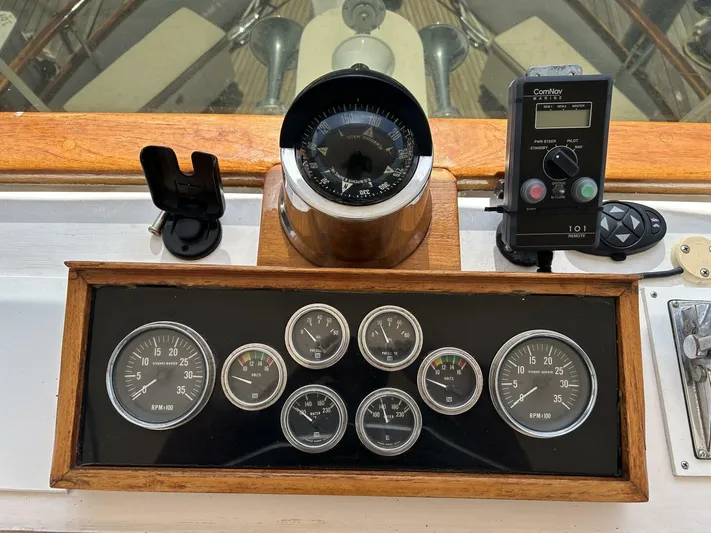 Grand Times Yacht Photos Pics 