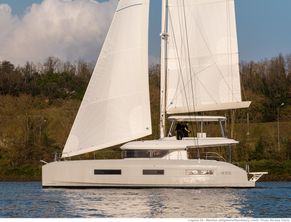2023 Lagoon 55