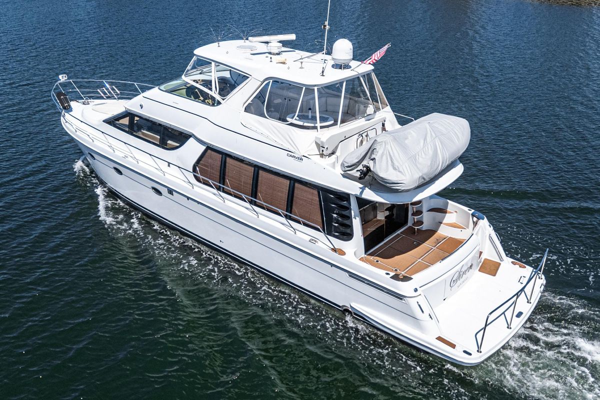 2003 Carver 59 