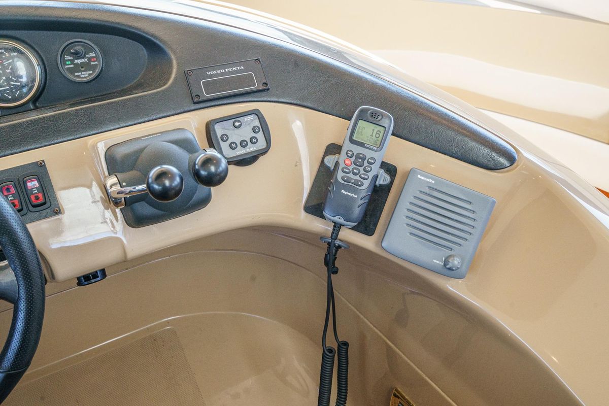 2003 Carver 59 