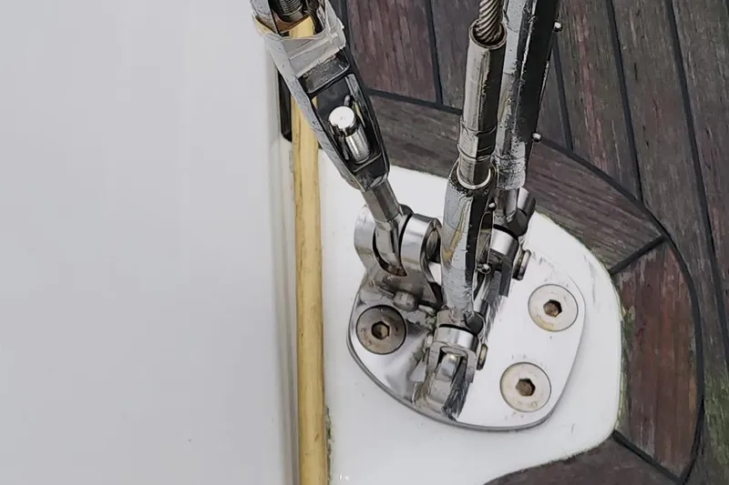 Danza Yacht Photos Pics Close-up of rigging hardware on 2007 Hanse 400e yacht deck.