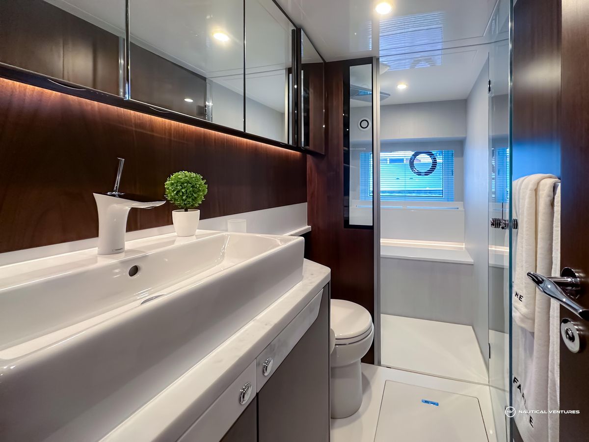 2023 Fairline 65 