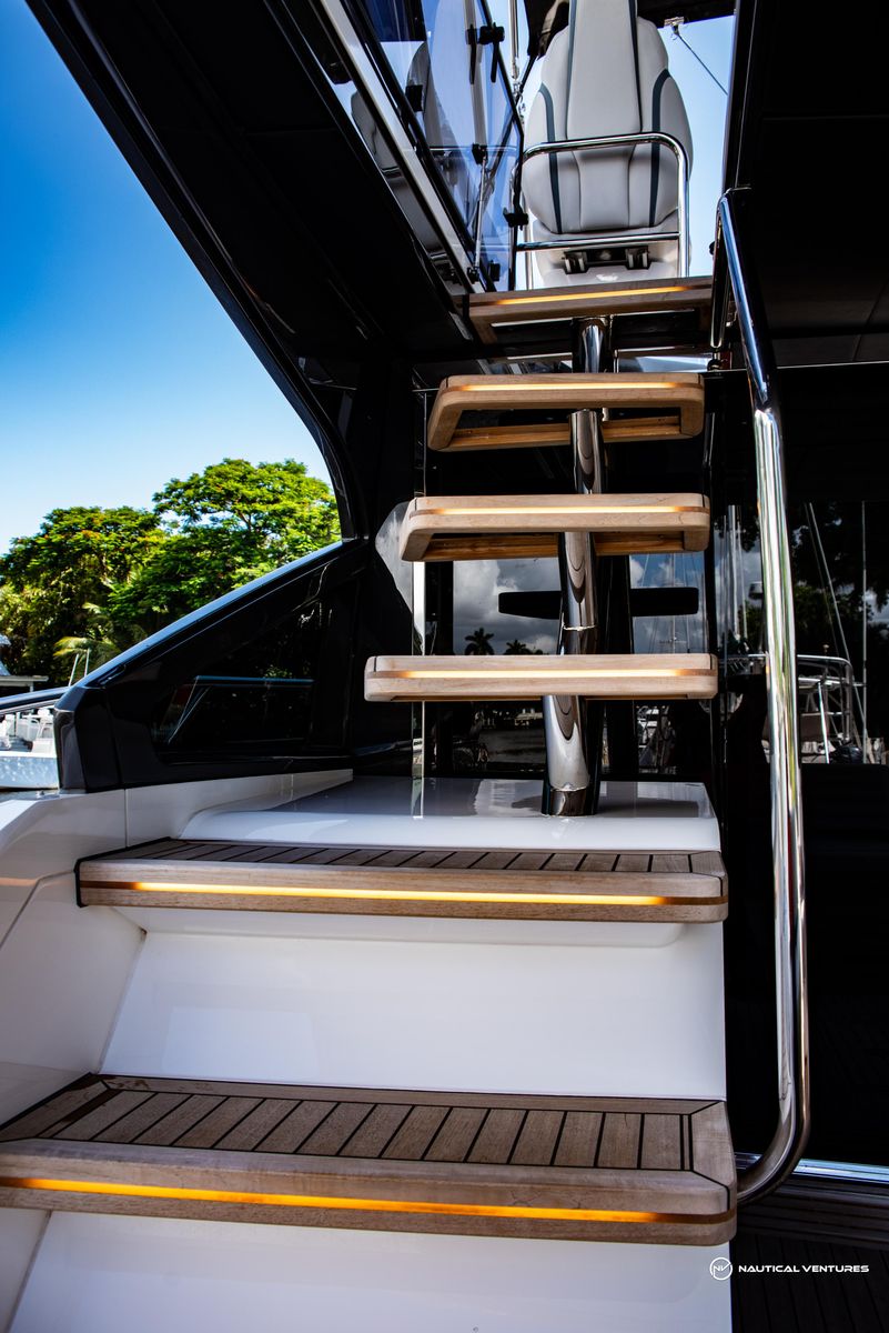 2023 Fairline 65 