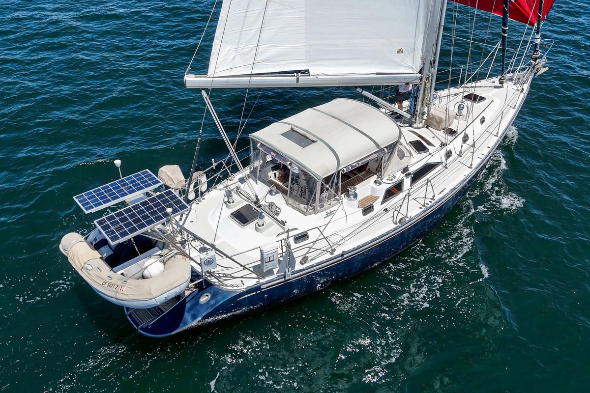 2001 Hylas 49 