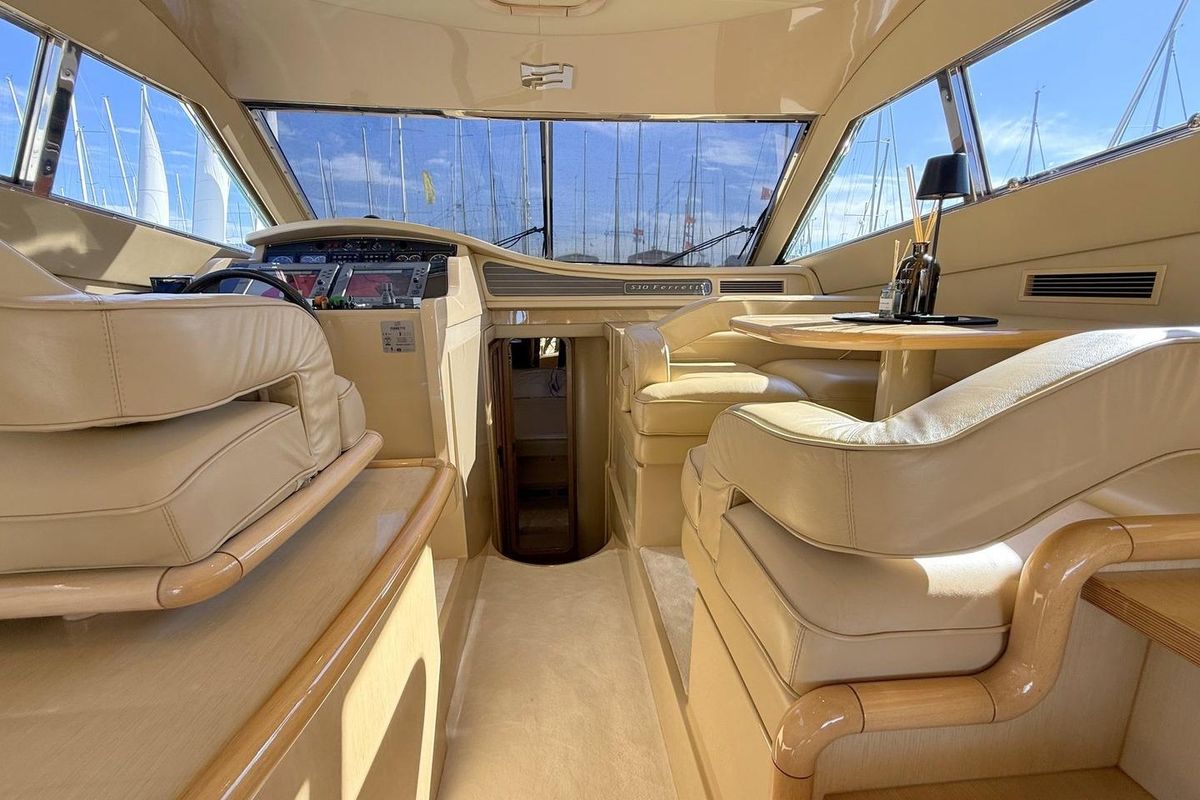 2006 Ferretti Yachts 53 
