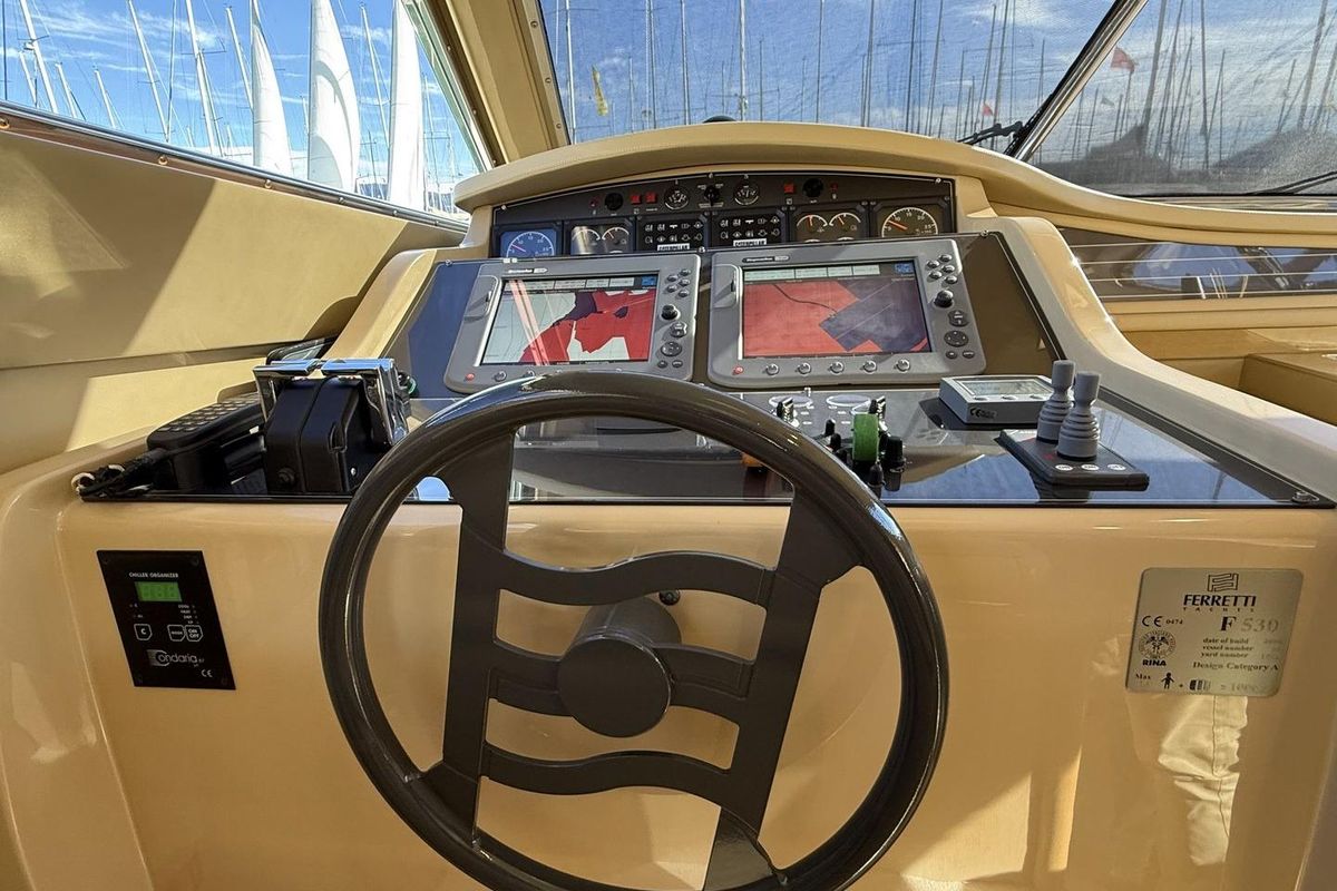 2006 Ferretti Yachts 53 