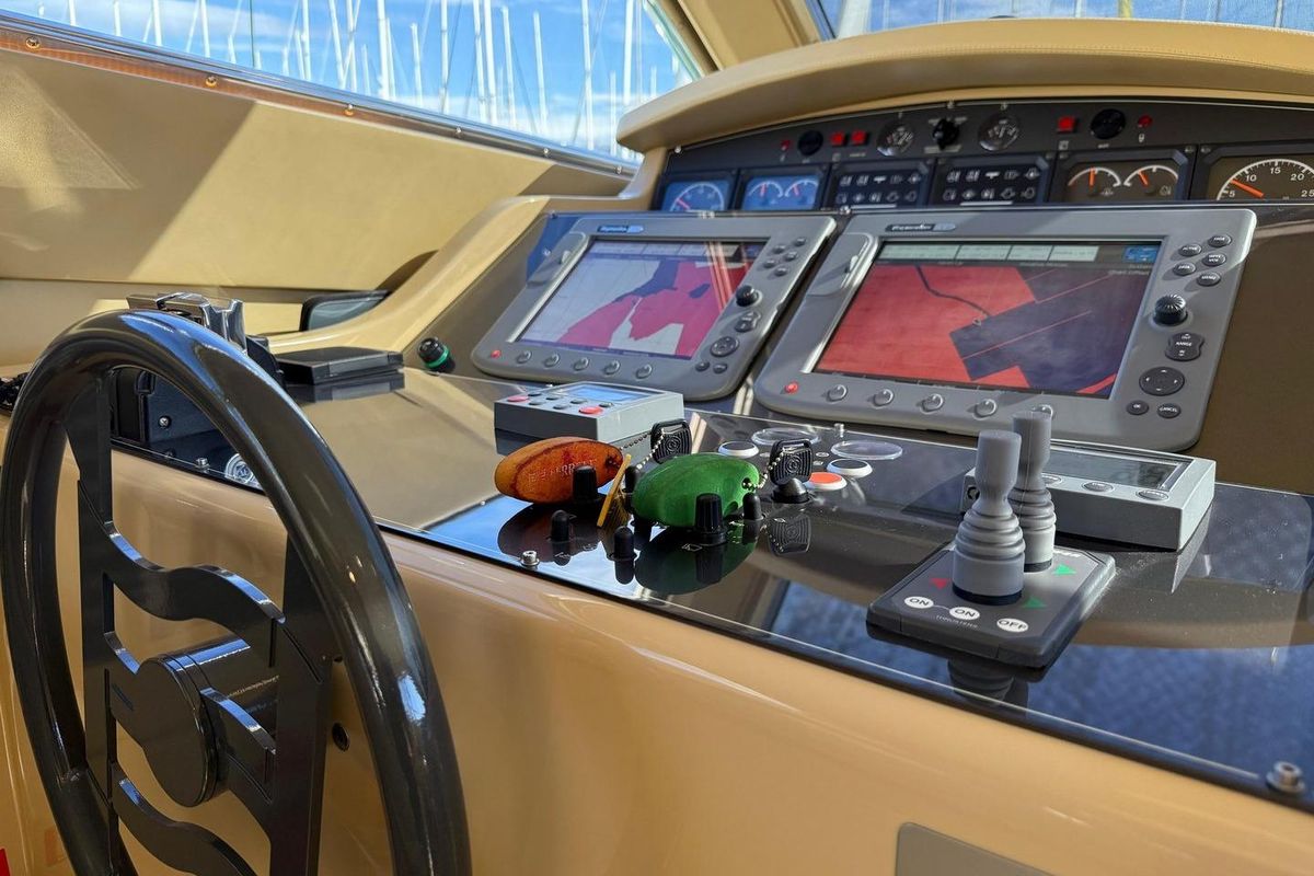 2006 Ferretti Yachts 53 