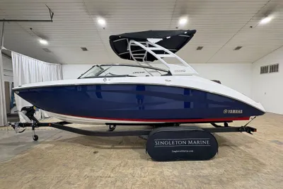 Yamaha Boats 252 SD