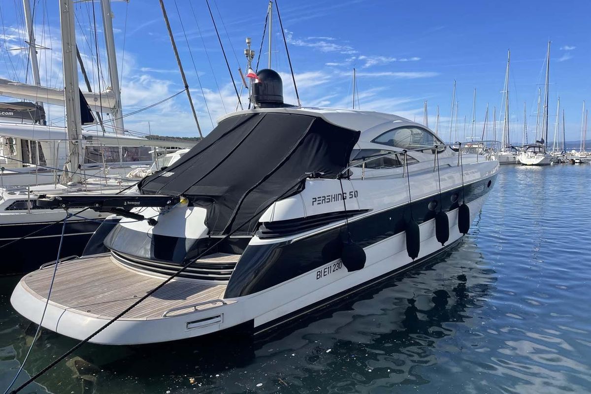 2004 Pershing 49 