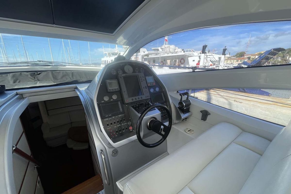 2004 Pershing 49 