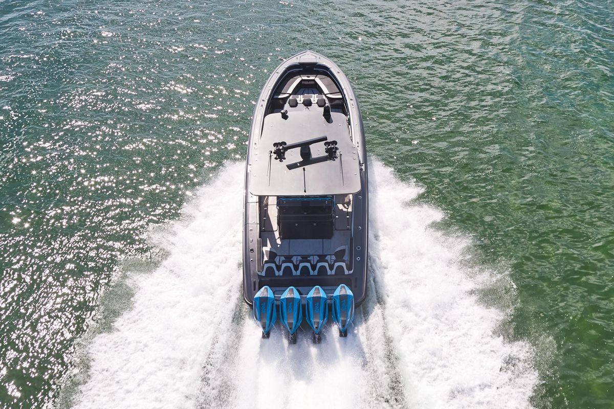 2023 Midnight Express 43 