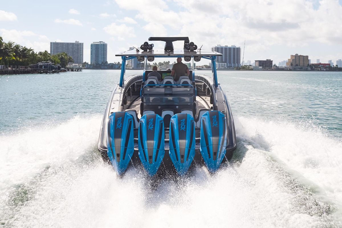 2023 Midnight Express 43 