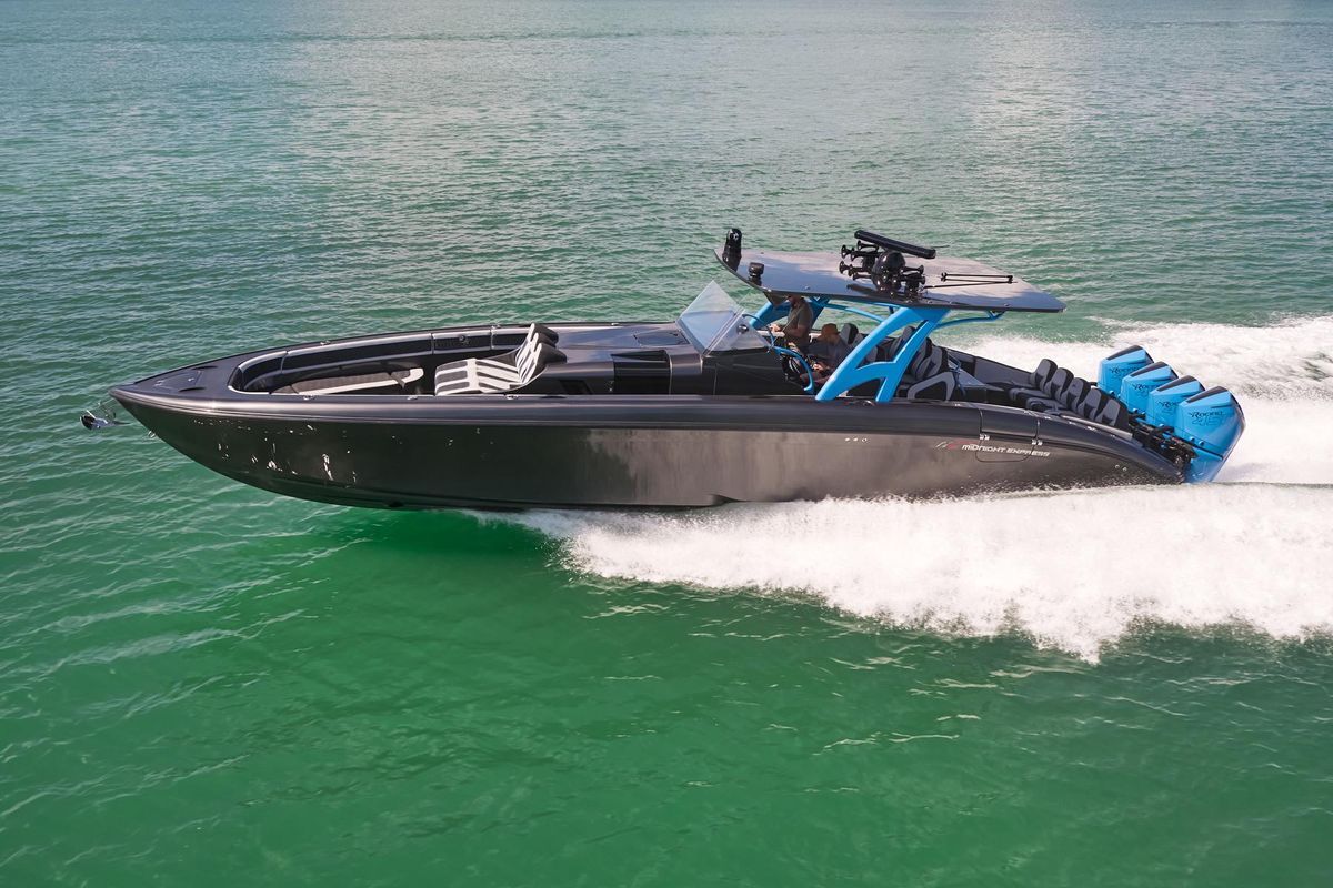 2023 Midnight Express 43 