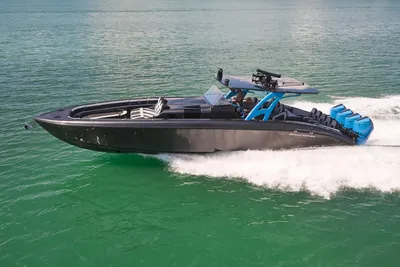 2023 Midnight Express 43 Solstice