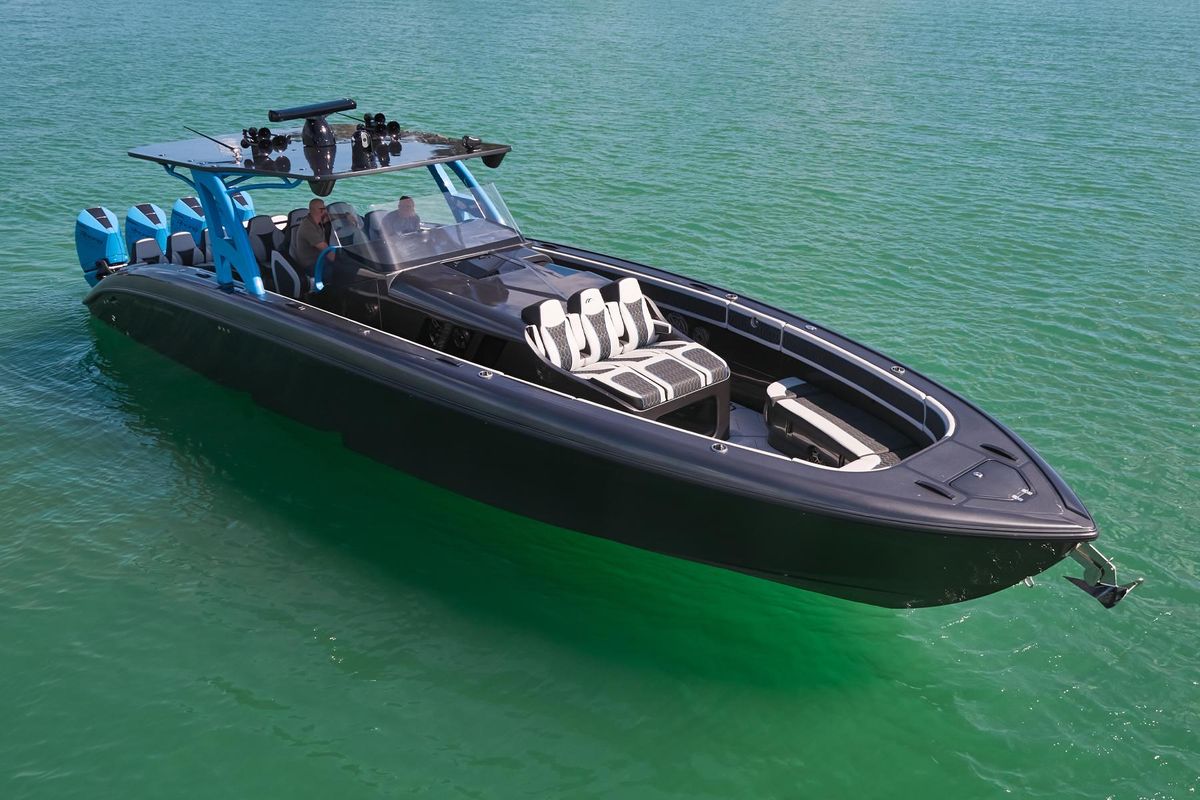 2023 Midnight Express 43 