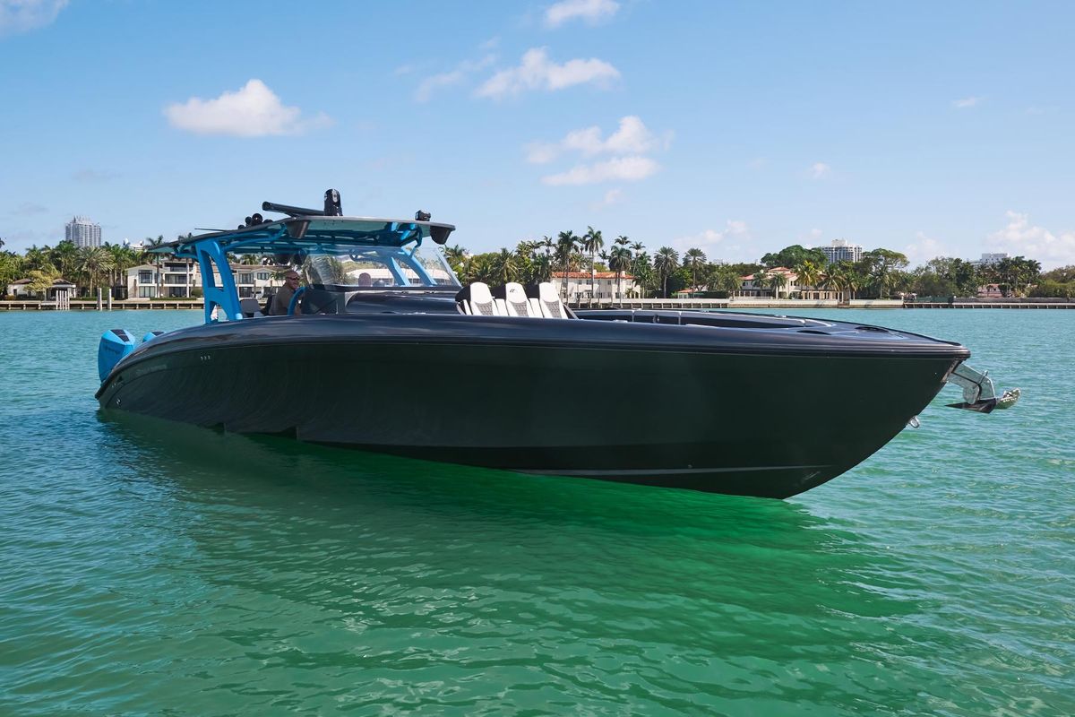 2023 Midnight Express 43 