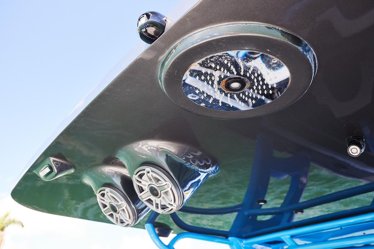 2023 Midnight Express 43 