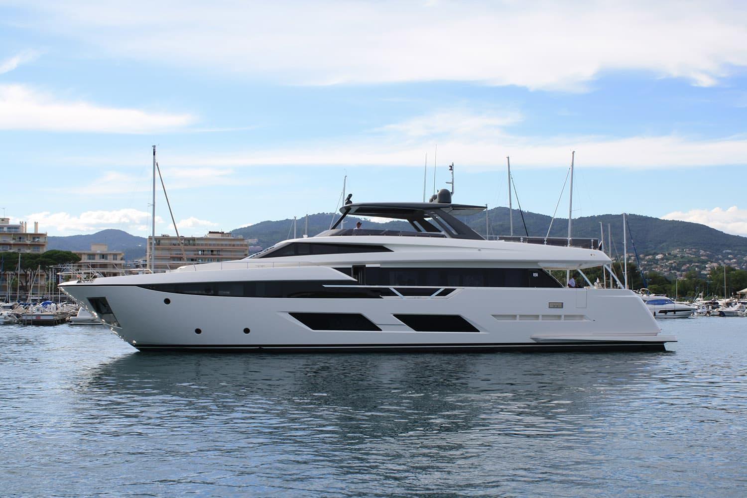 Used Ferretti Yachts 920 - iNautia