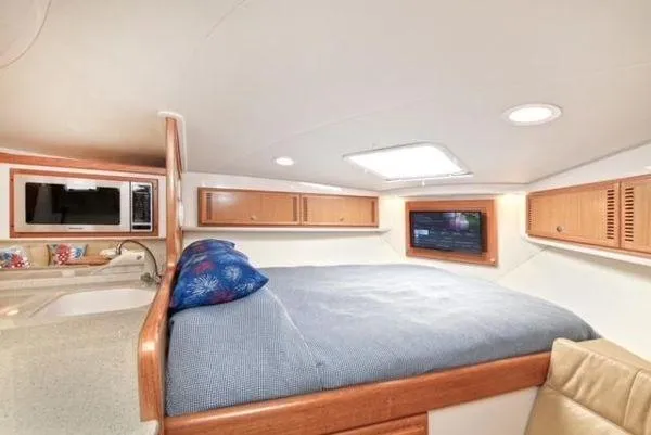 Fire Cracker Yacht Photos Pics Cabo 35 Fire Cracker - Berth