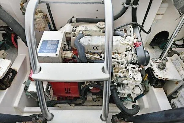 Fire Cracker Yacht Photos Pics Cabo 35 Fire Cracker - Engine Room