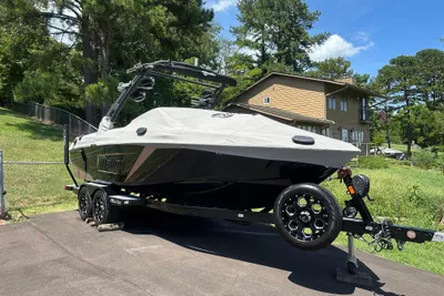 Malibu Wakesetter 23 LSV