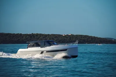 2024 Maxima 37