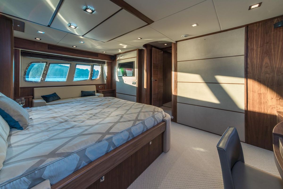 2011 Sunseeker 80 