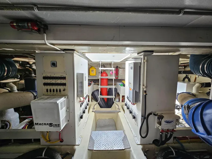 Yasmine Ann Yacht Photos Pics 