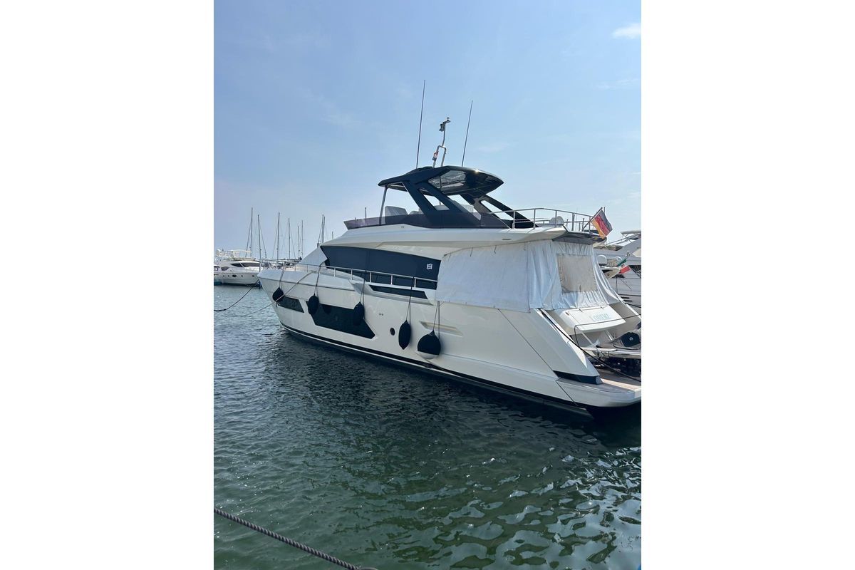 2021 Ferretti Yachts 68 