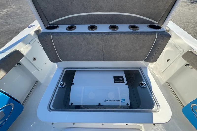  Yacht Photos Pics 2024 Sea Hunt Ultra 305 SE boat with Seakeeper 2 stabilization system.