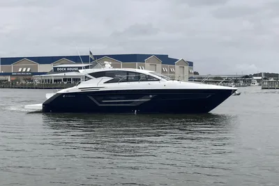 Cruisers Yachts 46 Cantius