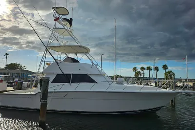 Tiara Yachts 4300 Convertible