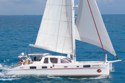 Catana 582