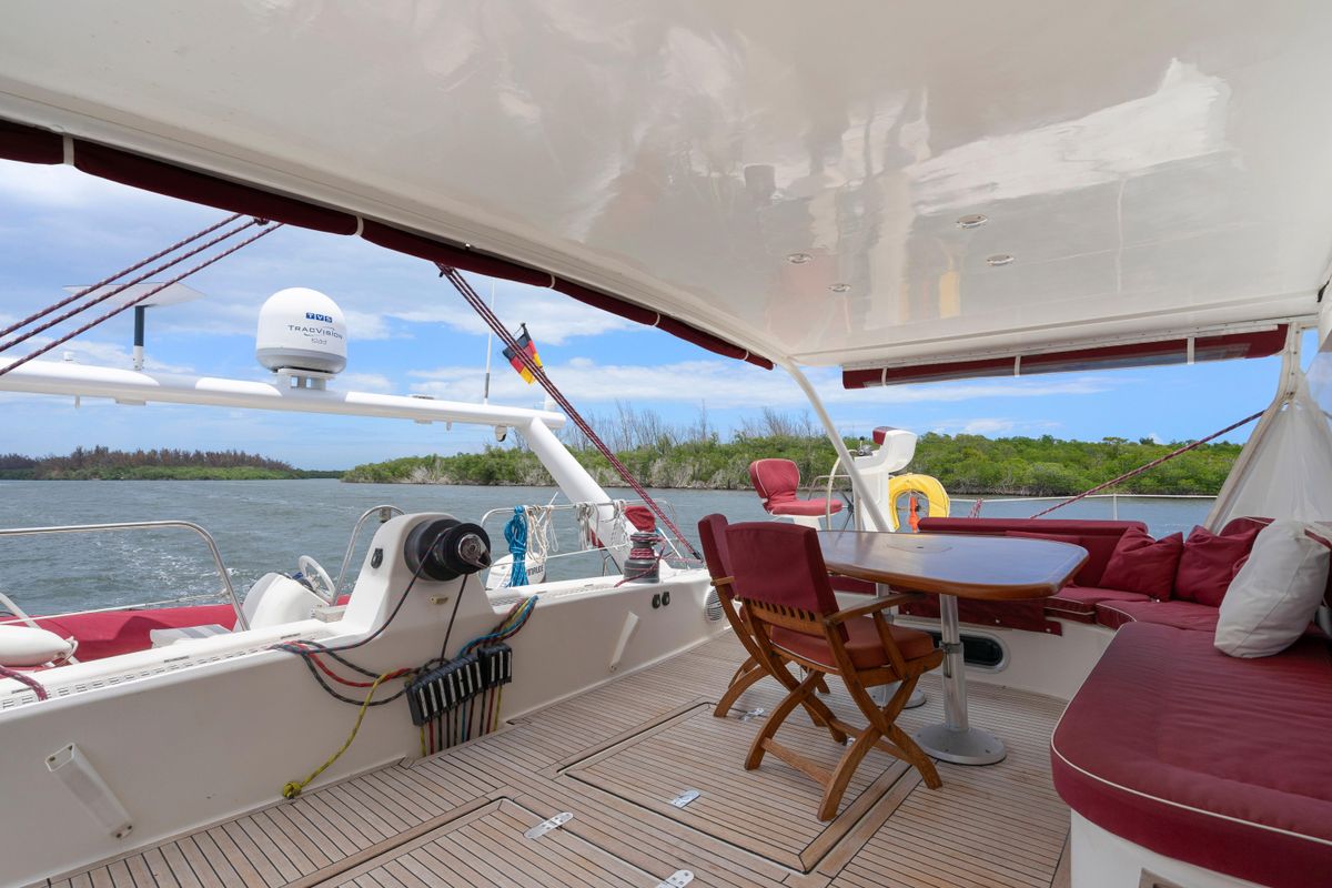 2001 Catana 62 