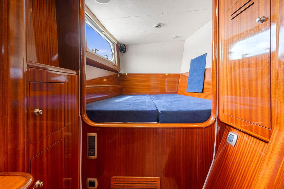2001 Catana 62 