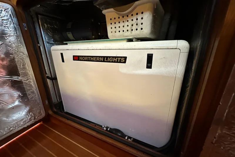 Eos Yacht Photos Pics Northern Lights generator in a 2006 Passport 470 yacht engine room.