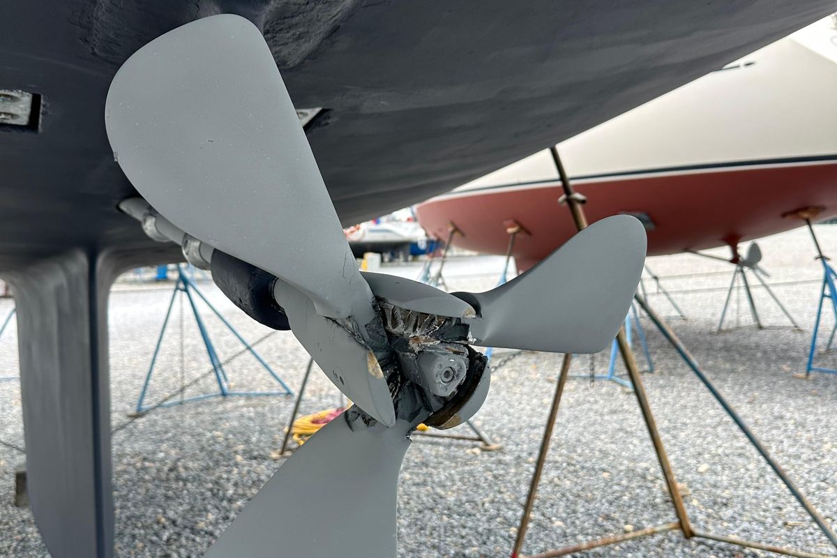 2006 Passport 47 