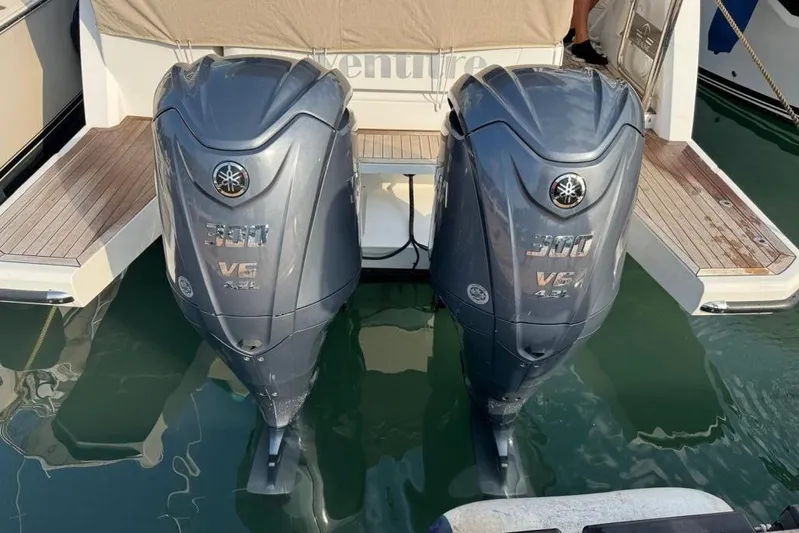  Yacht Photos Pics 2022 Sealine C335V with twin Yamaha 300 V6 outboard engines.