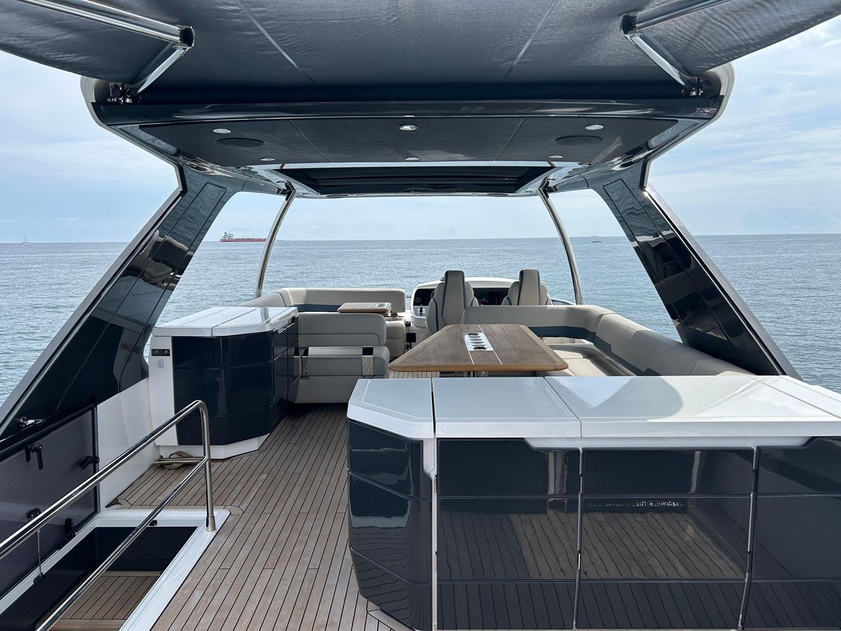 2024 Fairline 68 