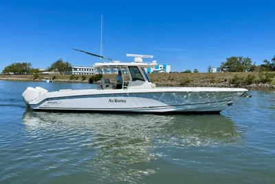 Boston Whaler 330 Outrage