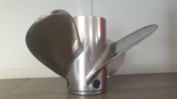2021 Mercury RVS propellor Revolution 17