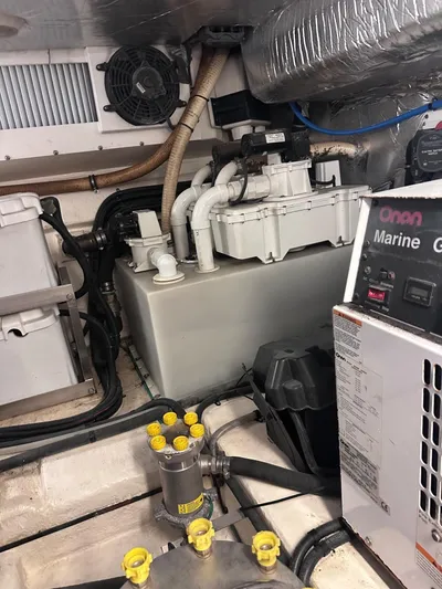 Down Under Yacht Photos Pics Riviera 51 Down Under - Engine Room